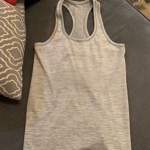 Cute size 8 lululemon top